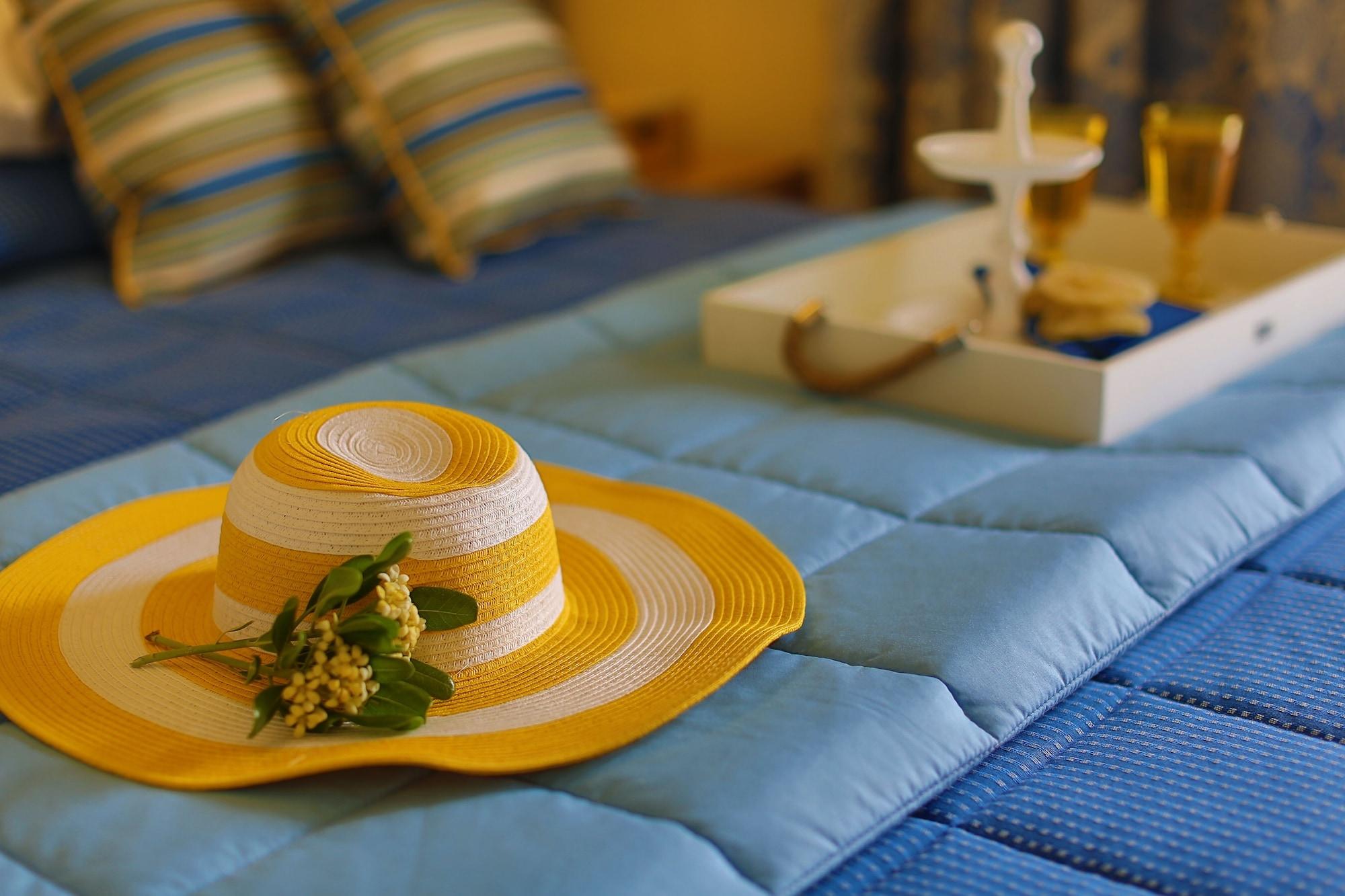 Dolphin Bay Seaside Resort & Suites 加利萨斯 外观 照片