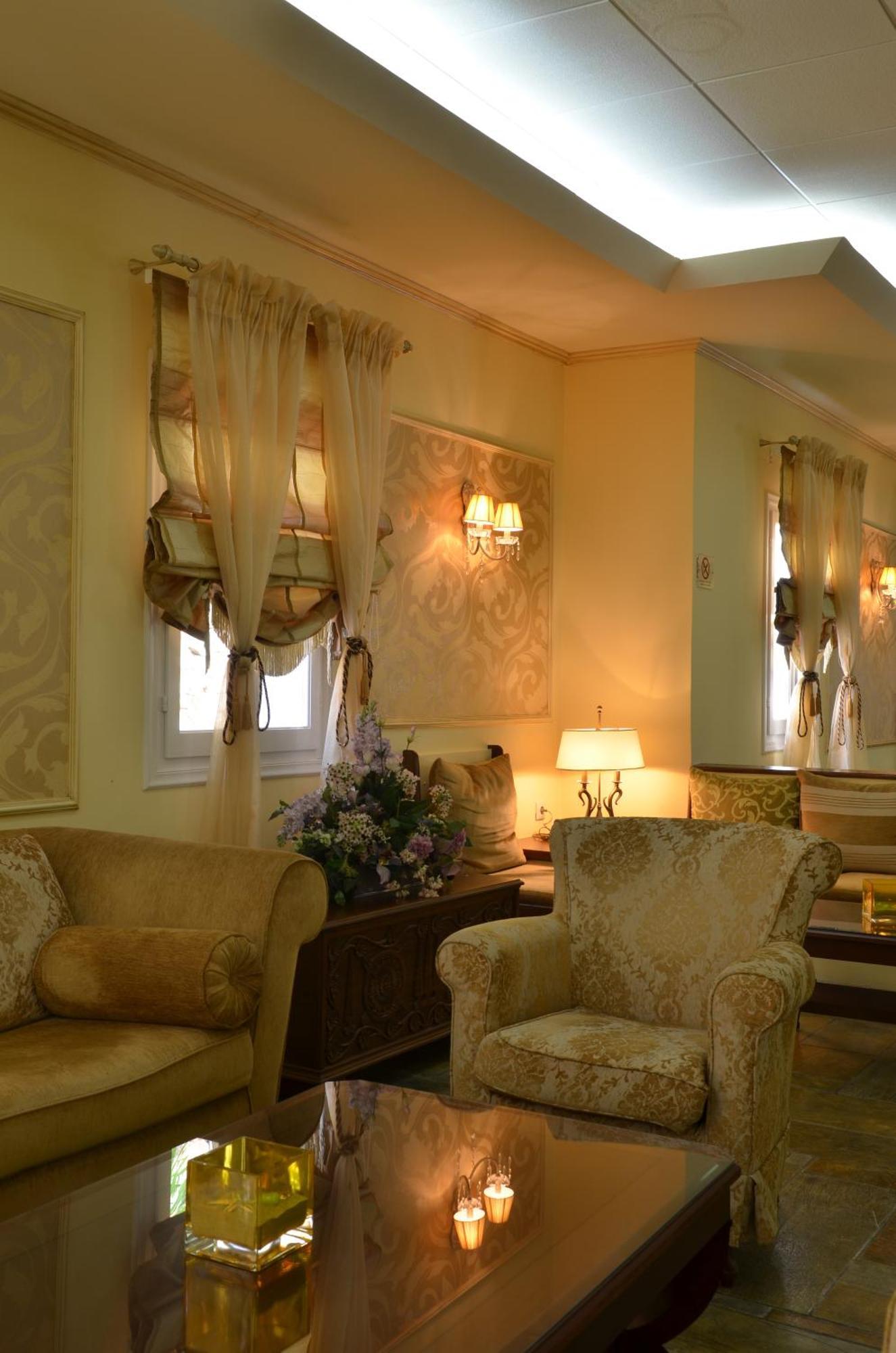 Dolphin Bay Seaside Resort & Suites 加利萨斯 外观 照片