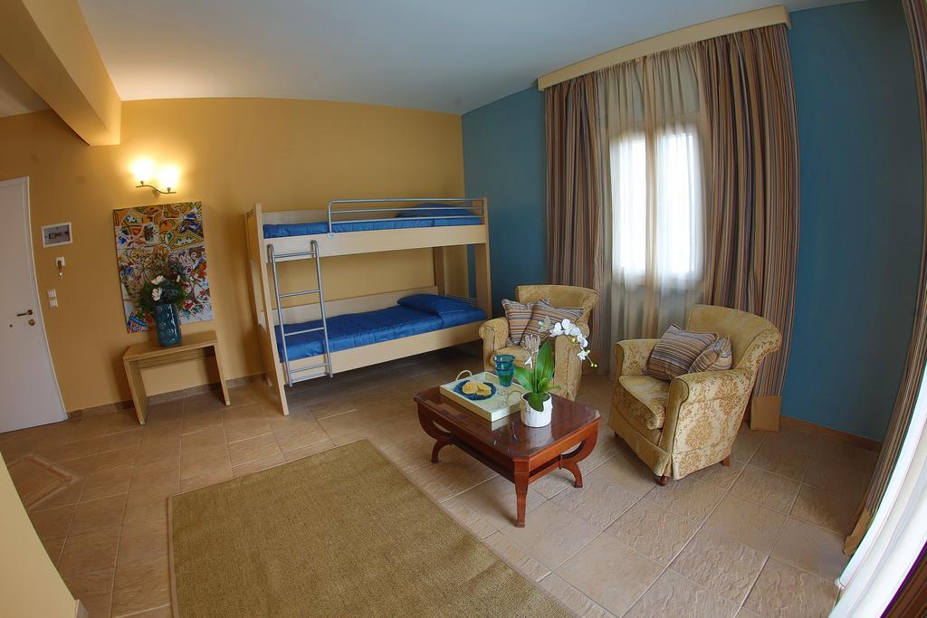 Dolphin Bay Seaside Resort & Suites 加利萨斯 外观 照片