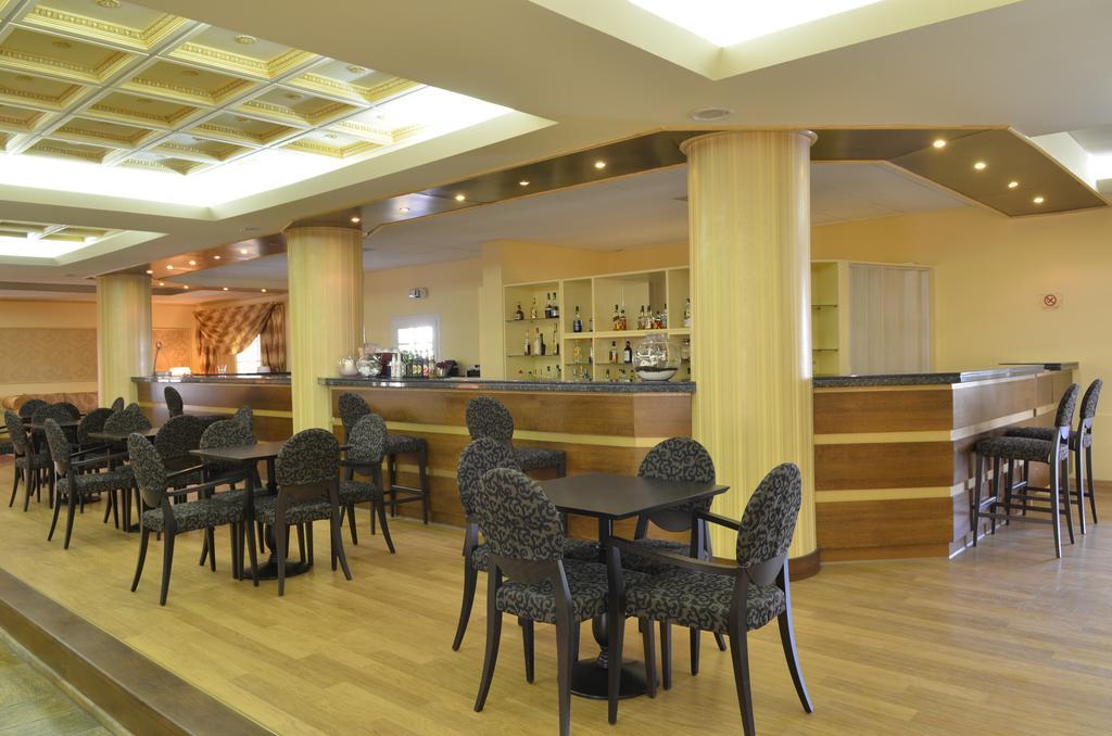 Dolphin Bay Seaside Resort & Suites 加利萨斯 外观 照片